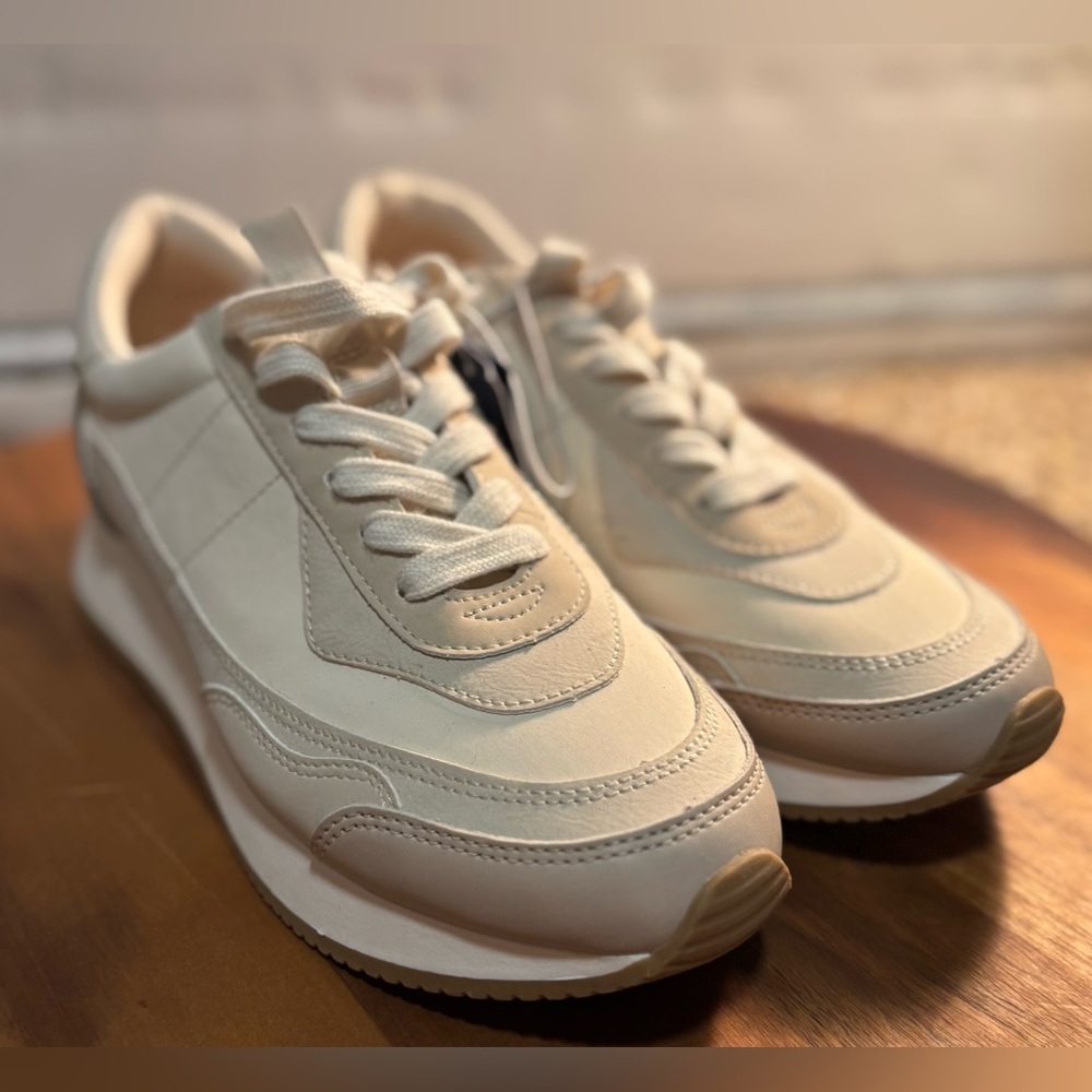 Universal Thread Women's White and Cream Sneakers